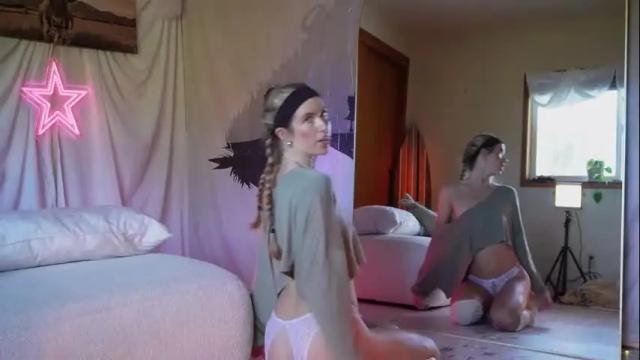 Image 3 of lucy_gooosey Stream on Chaturbate on 1 month ago