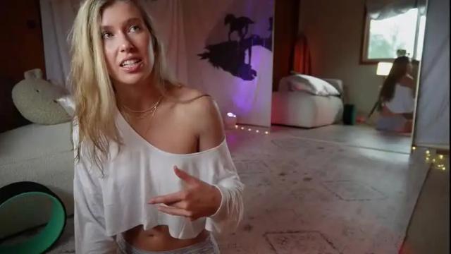 Image 6 of lucy_gooosey Stream on Chaturbate on 1 month ago