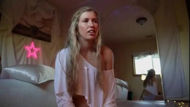 Image 2 of lucy_gooosey Stream on Chaturbate on 1 month ago