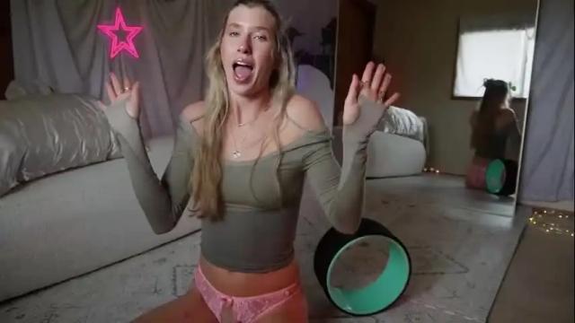Image 12 of lucy_gooosey Stream on Chaturbate on 28 days ago