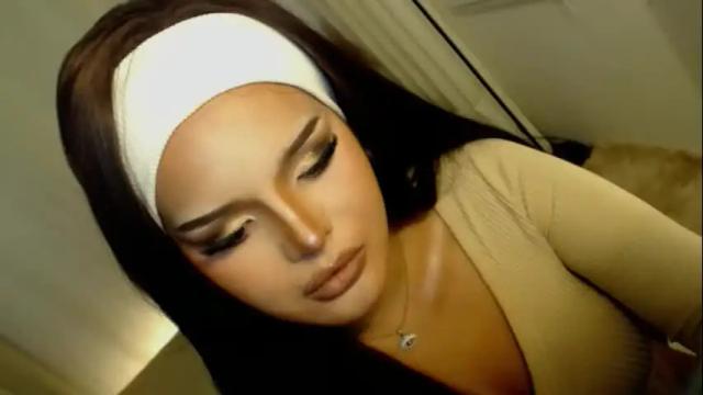 Image 12 of lucy_heartfiliaxxx Stream on Chaturbate on 5 days ago