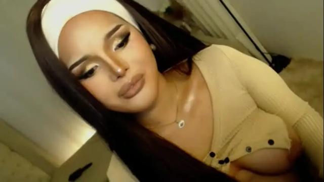 Image 8 of lucy_heartfiliaxxx Stream on Chaturbate on 5 days ago
