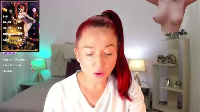 Image 3 of lucy_hot77 Stream on Chaturbate on 1 month ago