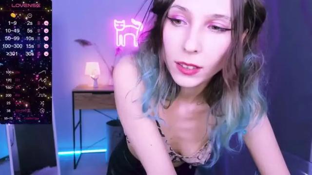 Image 3 of lucy_millss Stream on Chaturbate on 13 months ago