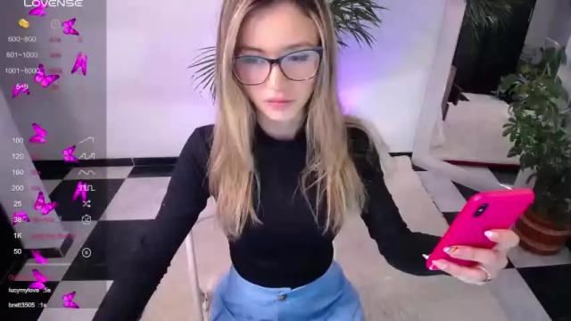 Image 1 of lucy_priincess Stream on Chaturbate on 8 months ago