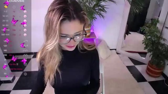 Image 12 of lucy_priincess Stream on Chaturbate on 8 months ago