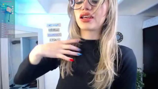 Image 3 of lucy_priincess Stream on Chaturbate on 6 months ago