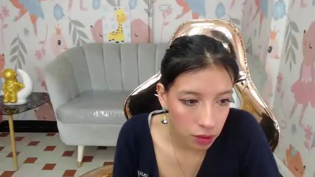 Image 2 of lucy_v_ Stream on Chaturbate on 13 months ago