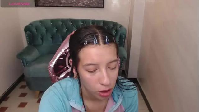 Image 12 of lucy_v_ Stream on Chaturbate on 1 month ago