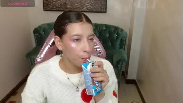Image 12 of lucy_v_ Stream on Chaturbate on 1 month ago