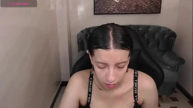 Image 3 of lucy_v_ Stream on Chaturbate on 1 month ago