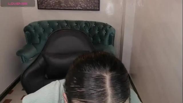 Image 2 of lucy_v_ Stream on Chaturbate on 1 month ago