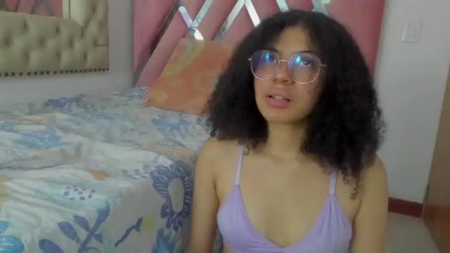 Image 4 of lucy_violett1 Stream on Chaturbate on 13 months ago