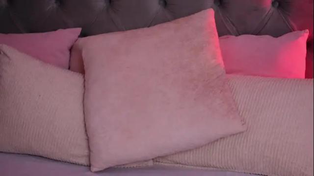 Image 11 of lucyaddison Stream on Chaturbate on 18 days ago