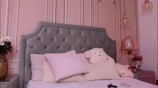 Image 10 of lucyaddison Stream on Chaturbate on 1 month ago