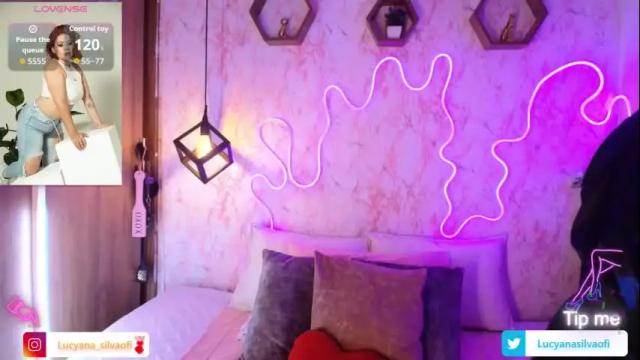 Image 8 of lucyanasilva Stream on Chaturbate on 1 month ago