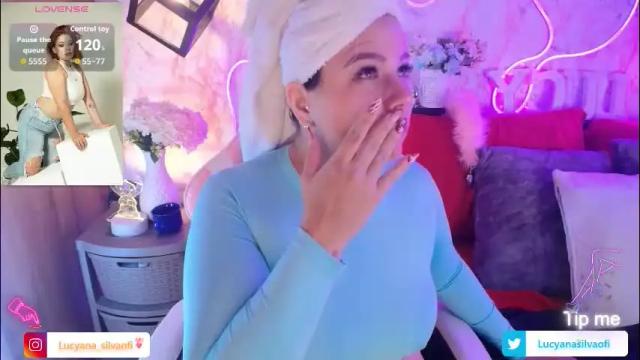 Image 2 of lucyanasilva Stream on Chaturbate on 1 month ago