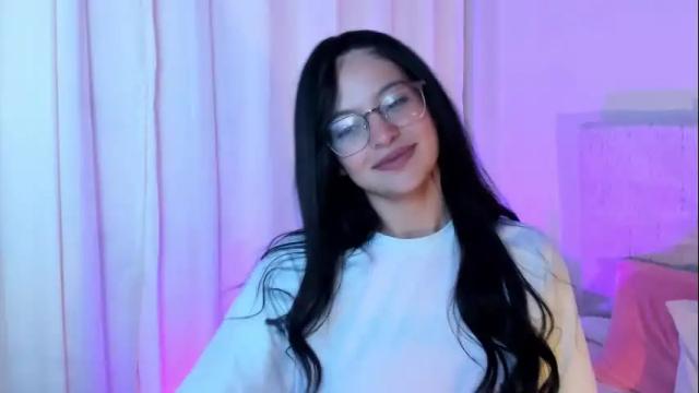 Image 3 of lucyevs Stream on Chaturbate on 1 month ago