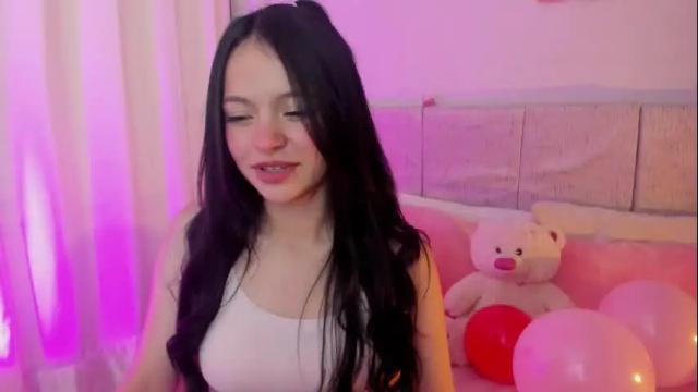 Image 3 of lucyevs Stream on Chaturbate on 29 days ago