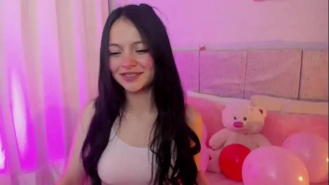 Image 4 of lucyevs Stream on Chaturbate on 29 days ago
