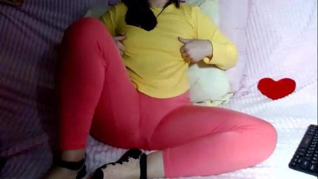 Image 8 of lucygolds Stream on Chaturbate on 4 months ago