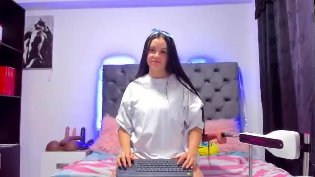 Image 12 of lucyjackson Stream on Chaturbate on 9 months ago