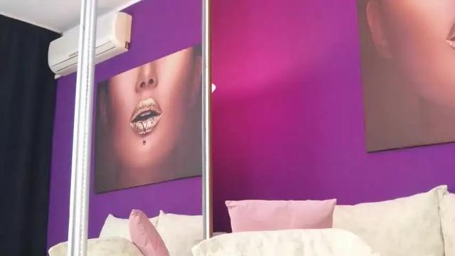 Image 11 of lucykims Stream on Chaturbate on 13 months ago