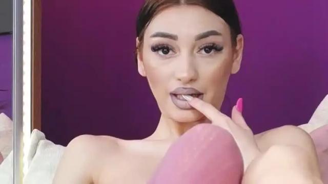 Image 10 of lucykims Stream on Chaturbate on 13 months ago