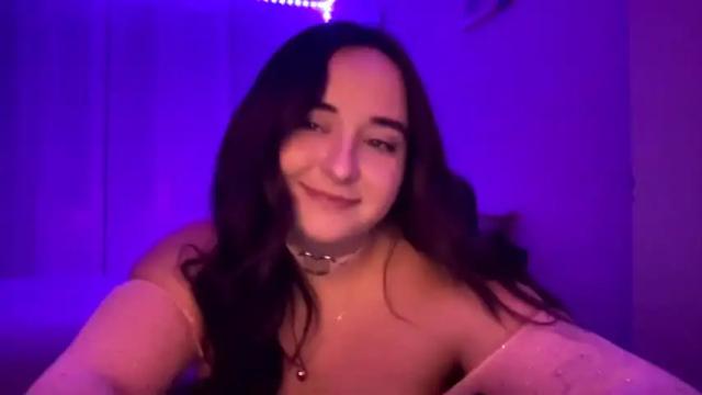 Image 8 of lucylavender444 Stream on Chaturbate on 18 months ago