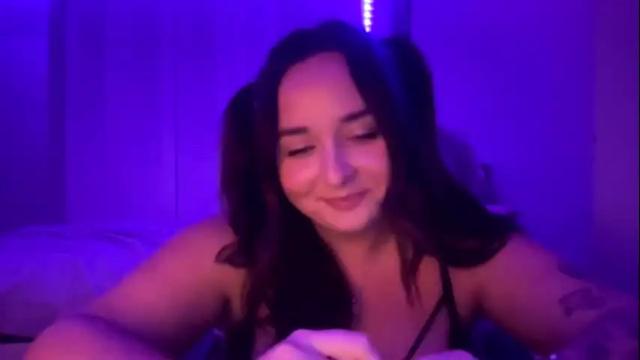 Image 8 of lucylavender444 Stream on Chaturbate on 18 months ago