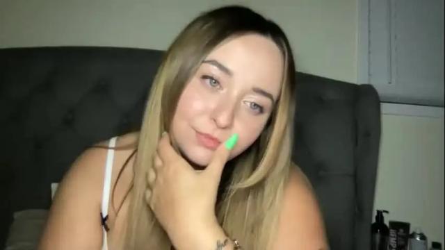 Image 3 of lucylavender444 Stream on Chaturbate on 1 month ago