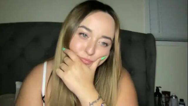 Image 4 of lucylavender444 Stream on Chaturbate on 1 month ago