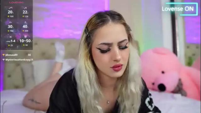 Image 4 of lucylexton Stream on Chaturbate on 2 months ago