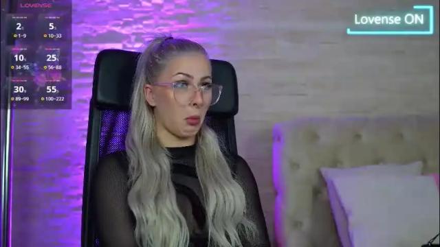 Image 11 of lucylexton Stream on Chaturbate on 1 month ago