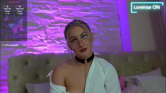 Image 4 of lucylexton Stream on Chaturbate on 1 month ago