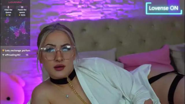 Image 6 of lucylexton Stream on Chaturbate on 1 month ago