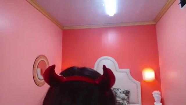 Image 3 of lucylogde Stream on Chaturbate on 18 months ago