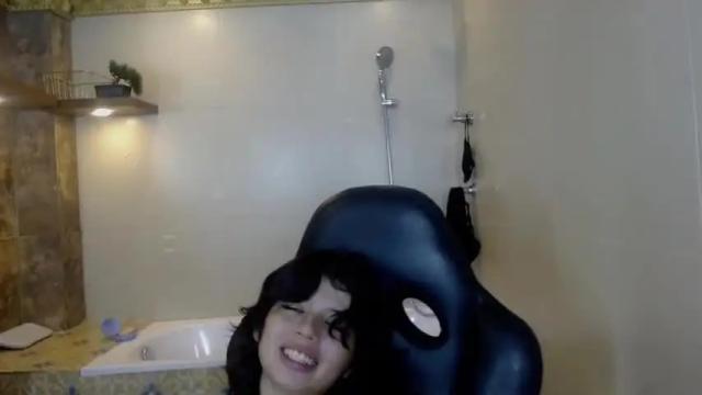 Image 11 of lucylogde Stream on Chaturbate on 18 months ago