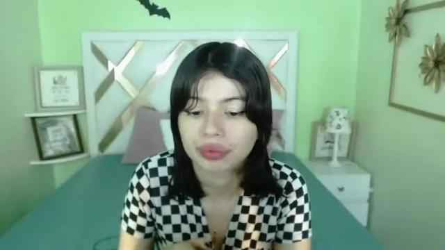 Image 3 of lucylogde Stream on Chaturbate on 18 months ago