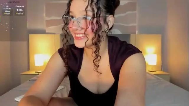 Image 7 of lucylovelyy1 Stream on Chaturbate on 24 days ago
