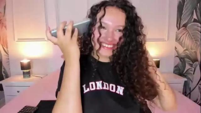Image 3 of lucylovelyy1 Stream on Chaturbate on 1 month ago