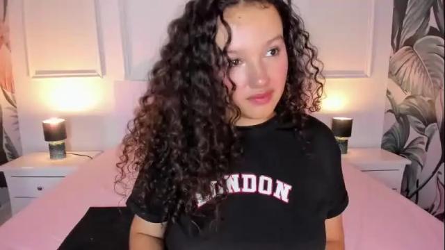 Image 4 of lucylovelyy1 Stream on Chaturbate on 1 month ago