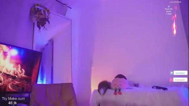Image 2 of lucymagical Stream on Chaturbate on 17 days ago