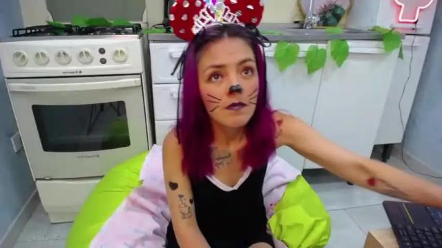 Image 10 of lucypettite_ Stream on Chaturbate on 17 months ago