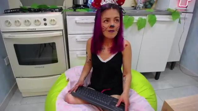Image 12 of lucypettite_ Stream on Chaturbate on 17 months ago