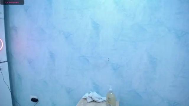 Image 4 of lucypettite_ Stream on Chaturbate on 17 months ago