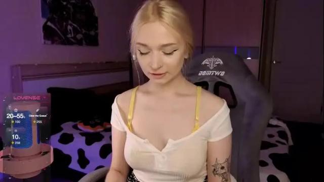 Image 2 of lucysbrain Stream on Chaturbate on 1 month ago
