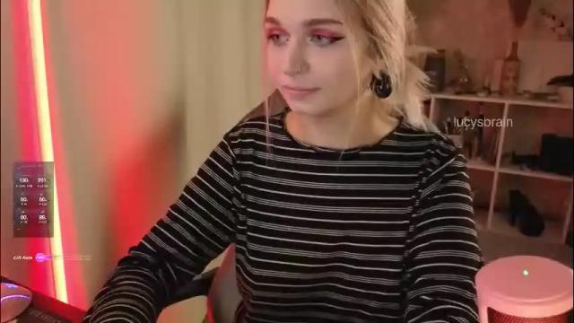 Image 4 of lucysbrain Stream on Chaturbate on 3 months ago