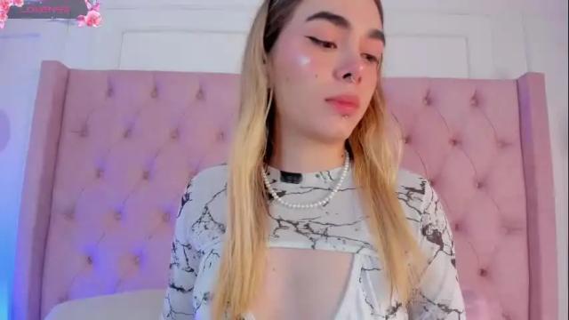 Image 4 of lucyvega4 Stream on Chaturbate on 1 month ago