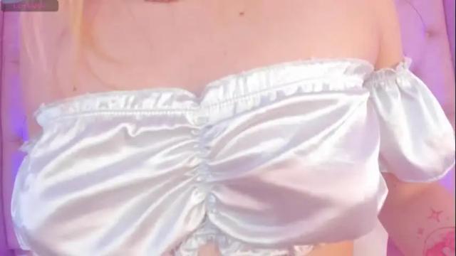 Image 2 of lucyvega4 Stream on Chaturbate on 1 month ago